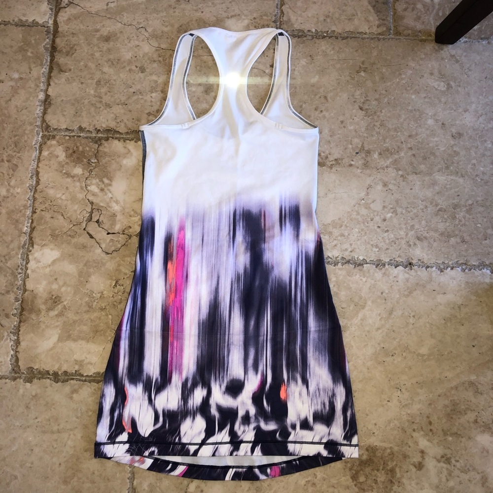 Lululemon Razorback Tank - Picture 2 of 2